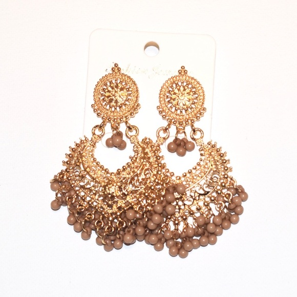 Bohemian style dusky pink and gold dangle earrings elegant opulent detailed - Picture 4 of 4